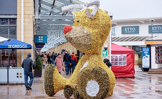 Festive Artisan and Craft Fayre returns for more dates at Lakeside Village