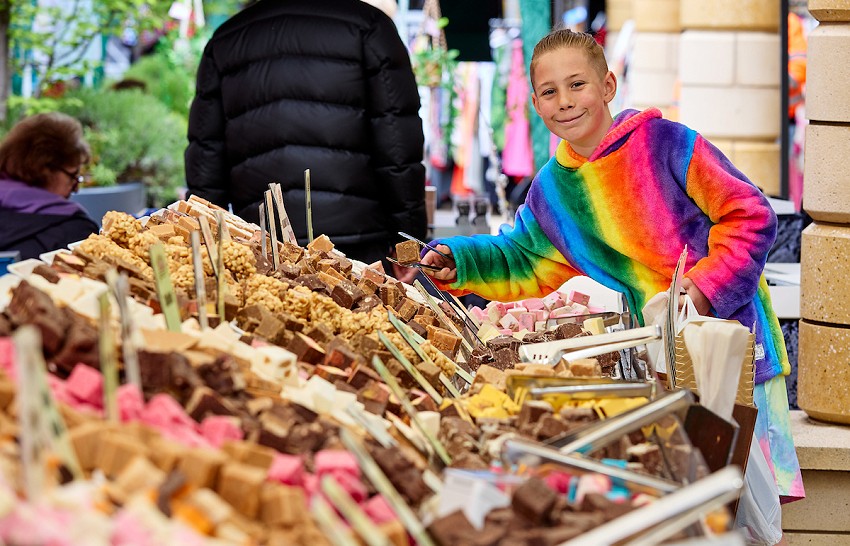 Artisan and Craft Fayre at Lakeside Village Outlet Shopping.